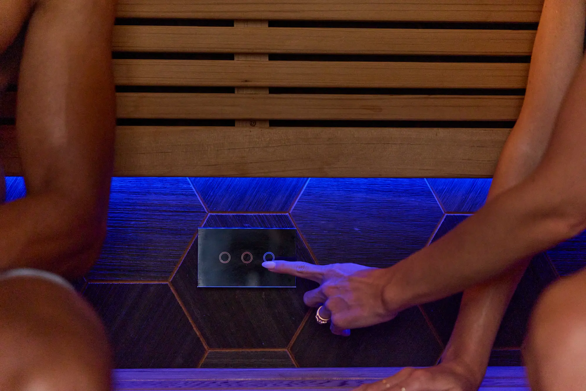 Sun Home Nova Indoor 3-Person Traditional Sauna - Image 11
